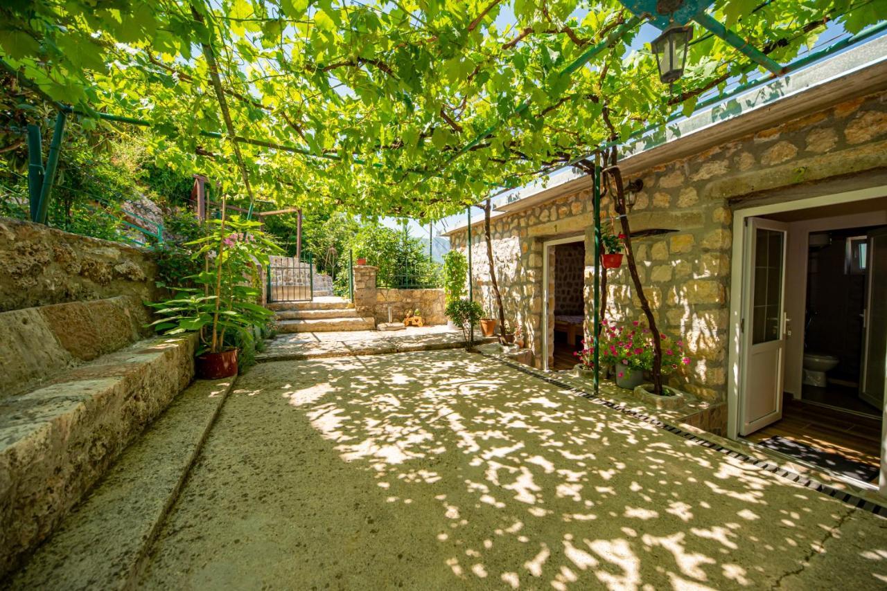 Ethno House Osobak Bed & Breakfast Virpazar Exterior photo