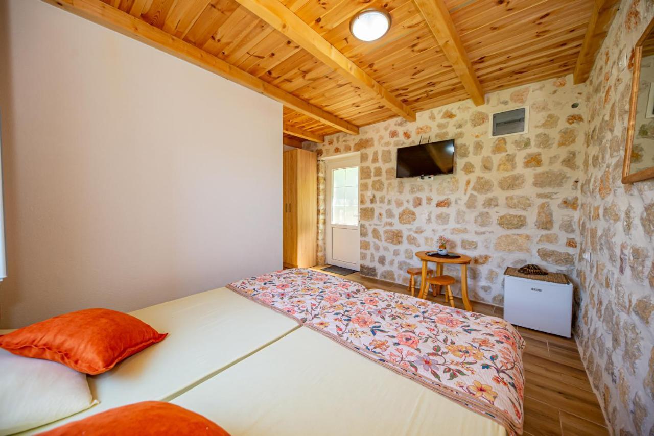 Ethno House Osobak Bed & Breakfast Virpazar Exterior photo