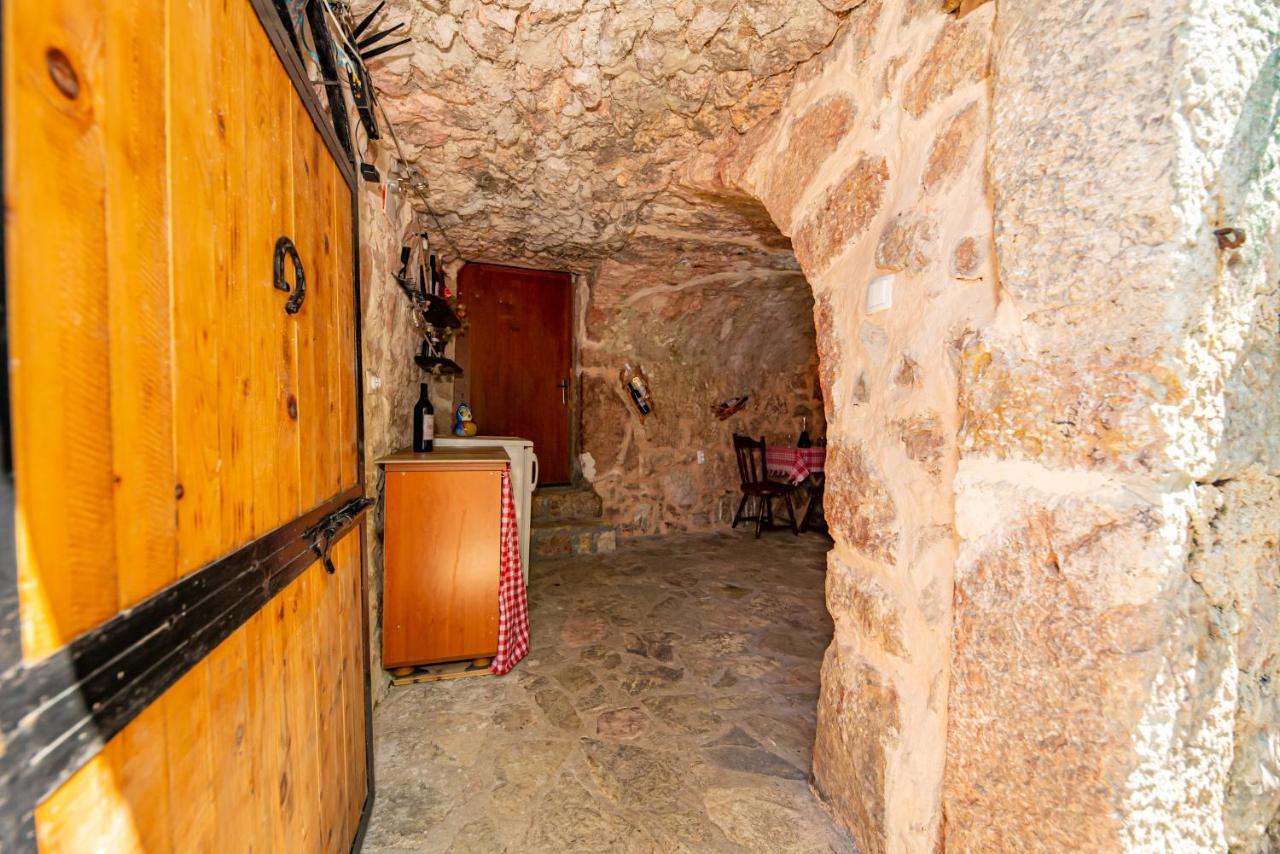Ethno House Osobak Bed & Breakfast Virpazar Exterior photo